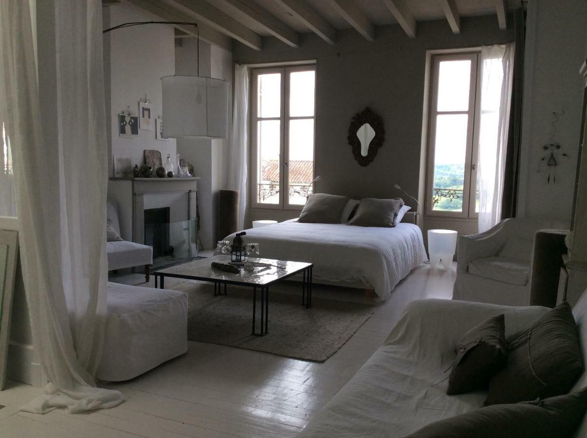 La Maison Sur La Place Penne-dʼAgenais Kültér fotó